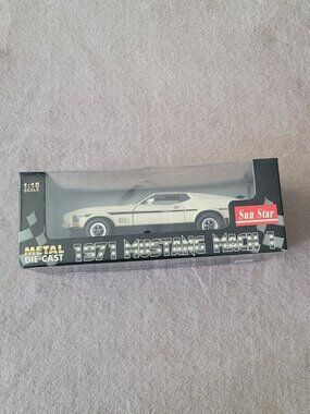 Ford 1971 Mustang Mach 1 Sun Star Metal Die Cast Car 1:18 Scale White Black NWT